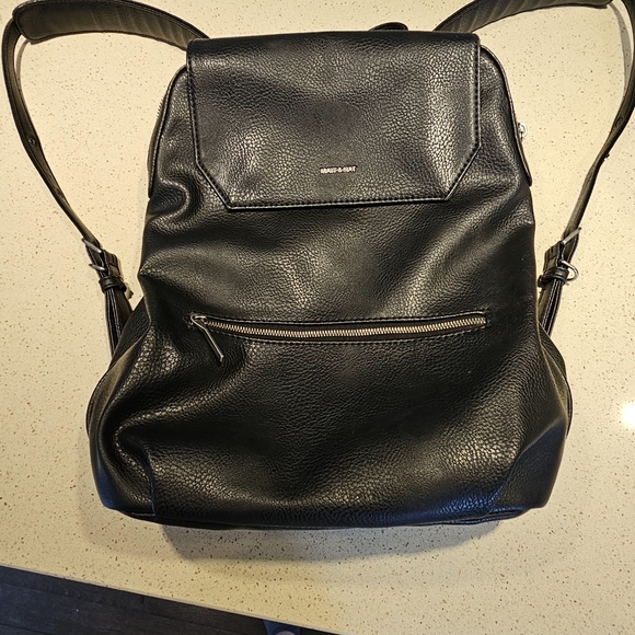 Matt & Nat Handbags - Matt & Nat BEAUTIFUL black backpack